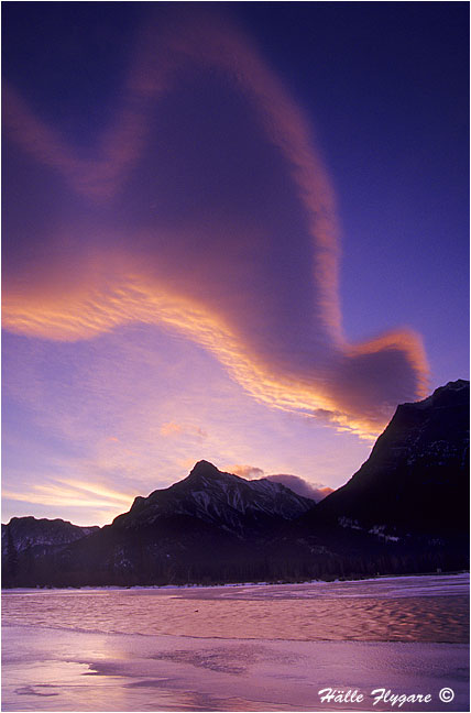 Gap Lake and Heart Mountain  photography by H&auml;lle Flygare
